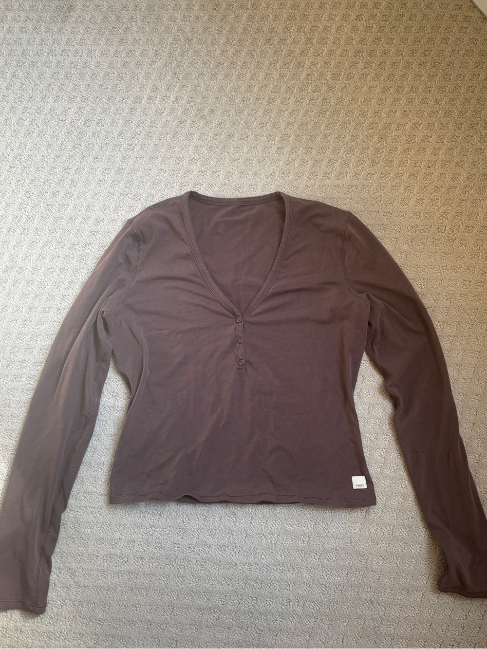 Vuori Women's Long-Sleeve V-Neck Cropped Top in Chocolate Brown